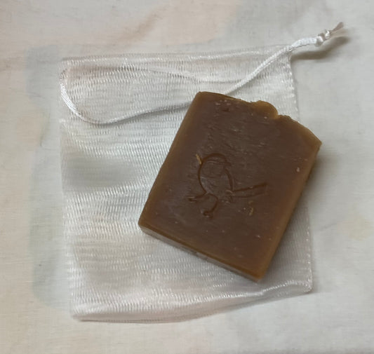 Exfoliating mesh pouch for artisan soap