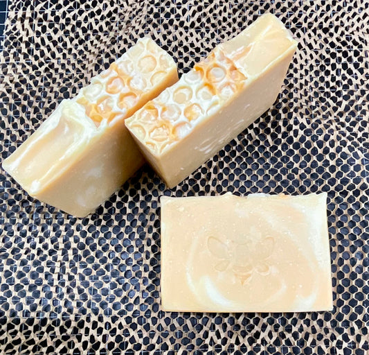 Bush Nectar Soap – Grass Fed Tallow & Honey Soap with Lemon Verbena & Yellow Clay