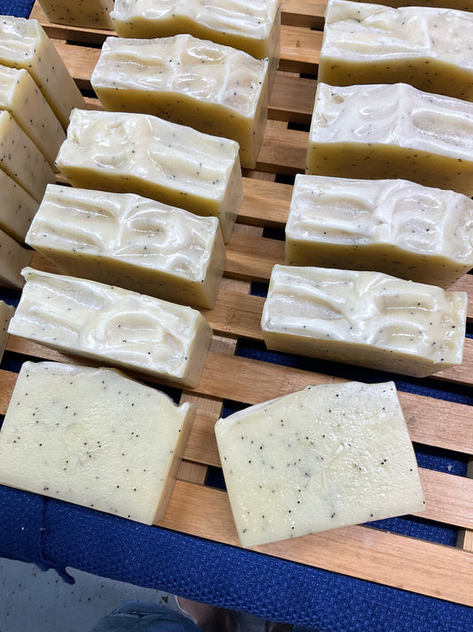 Lemongrass & Poppy Seed Soap Bar